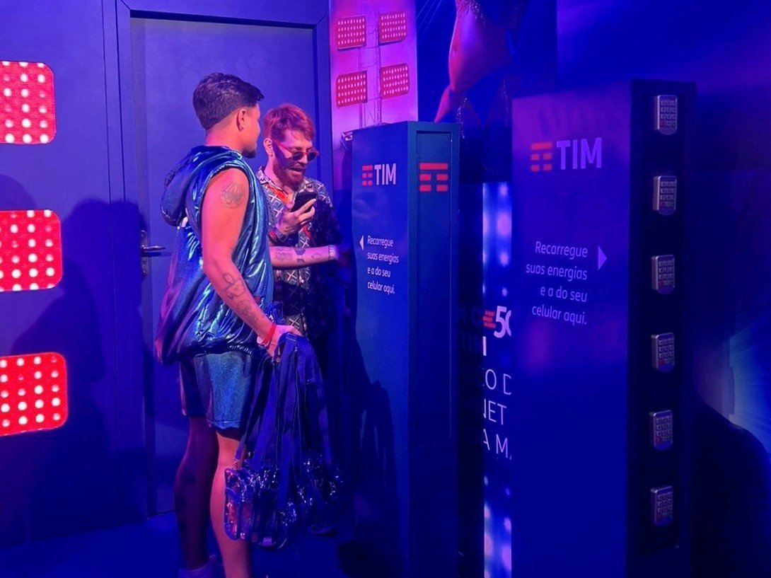 Locação de Totem Carregador Onda Certa