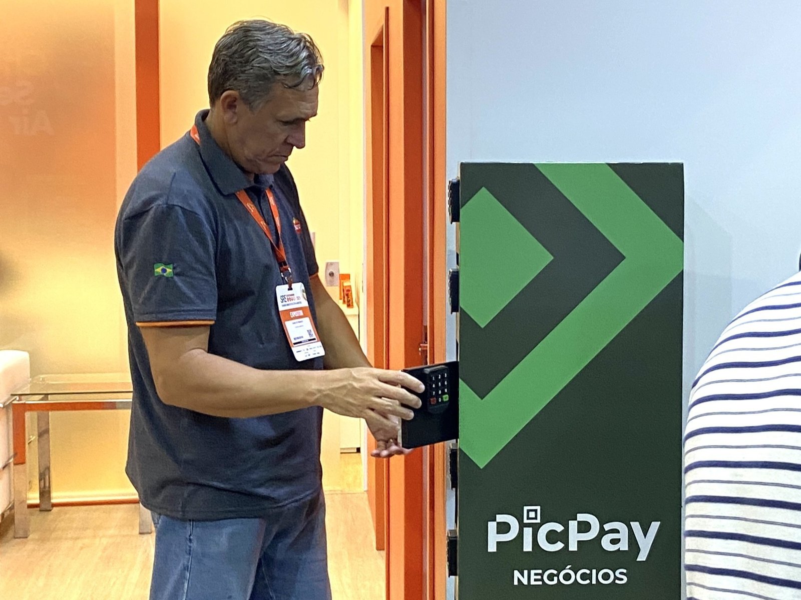 Totem carregador eventos rio de janeiro