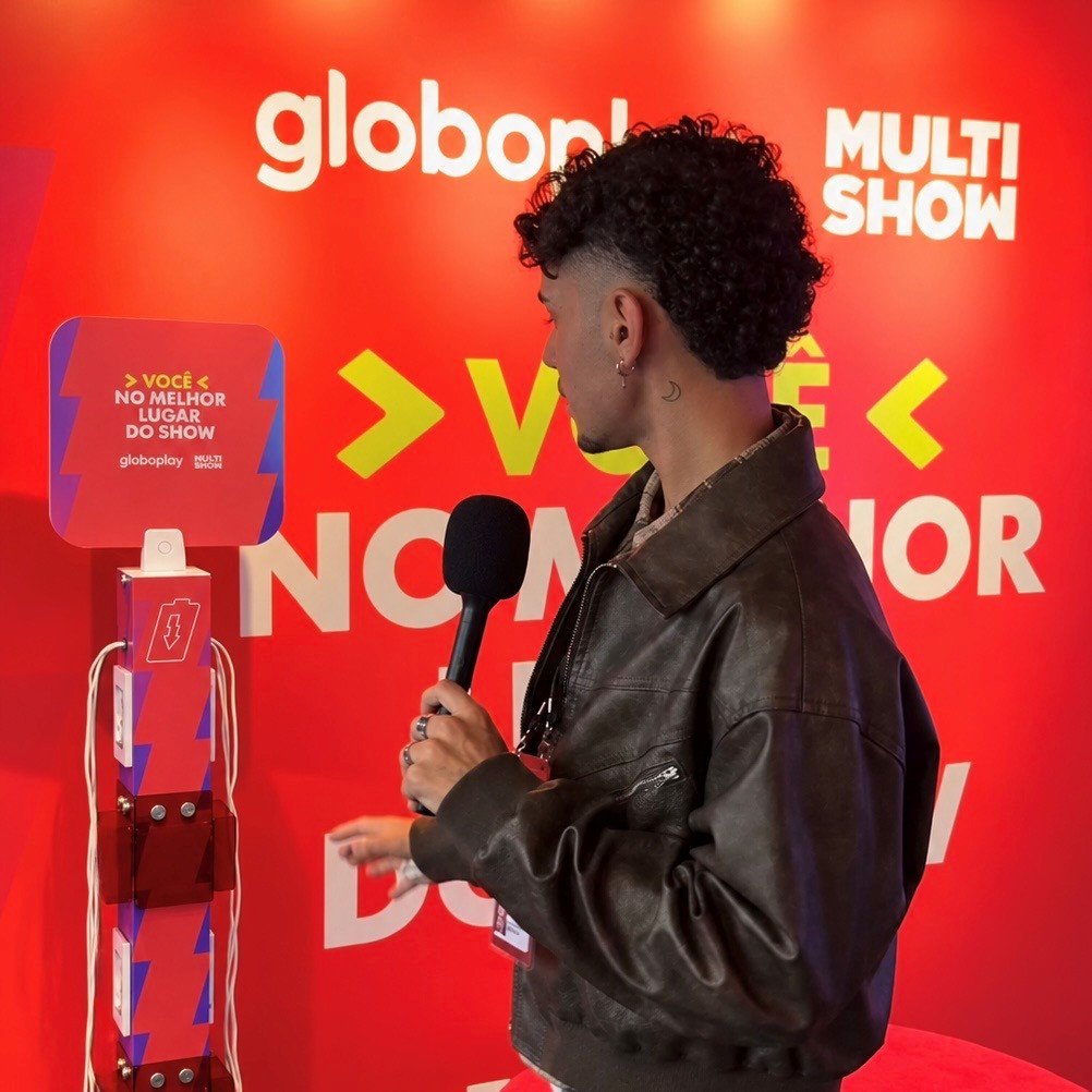 Totem Carregador Torre 22 da Onda Certa no espaço Globoplay e Multishow no Rock in Rio 2026