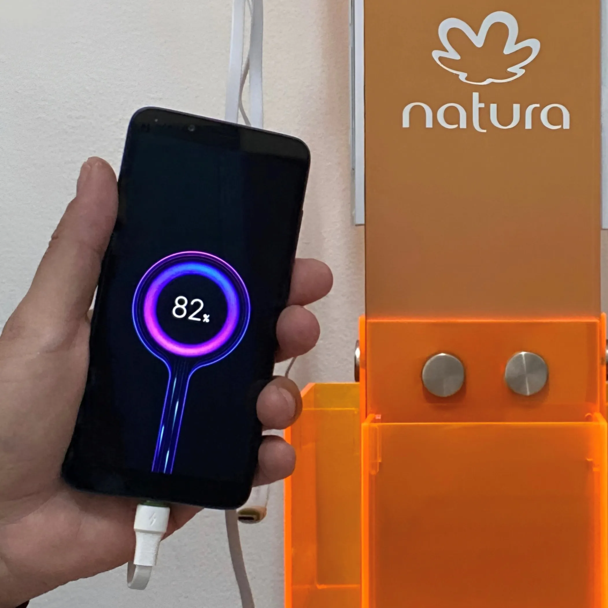 Torre Para Carregar Celular