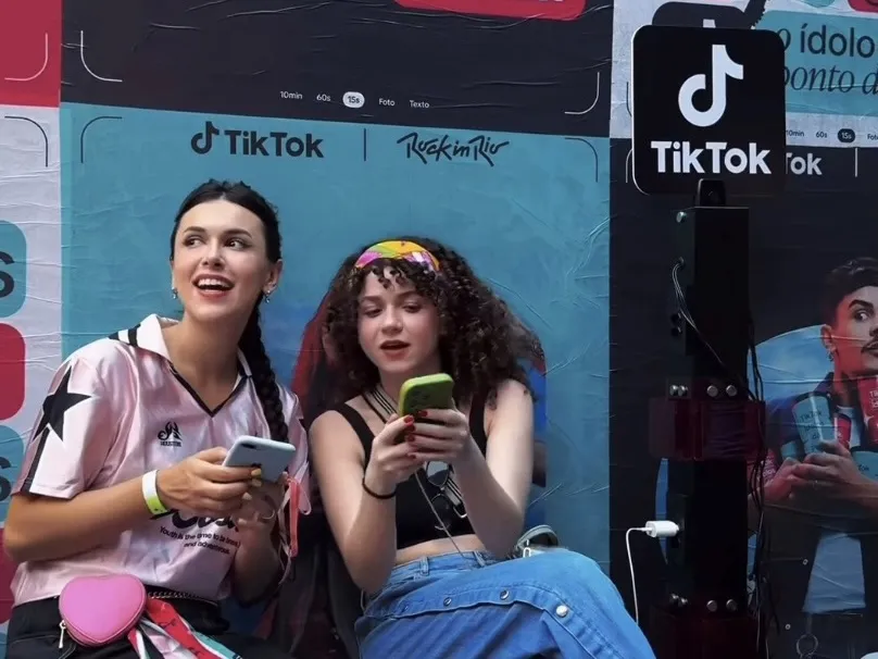 Totem personalizado Onda Certa em evento no Rio de Janeiro