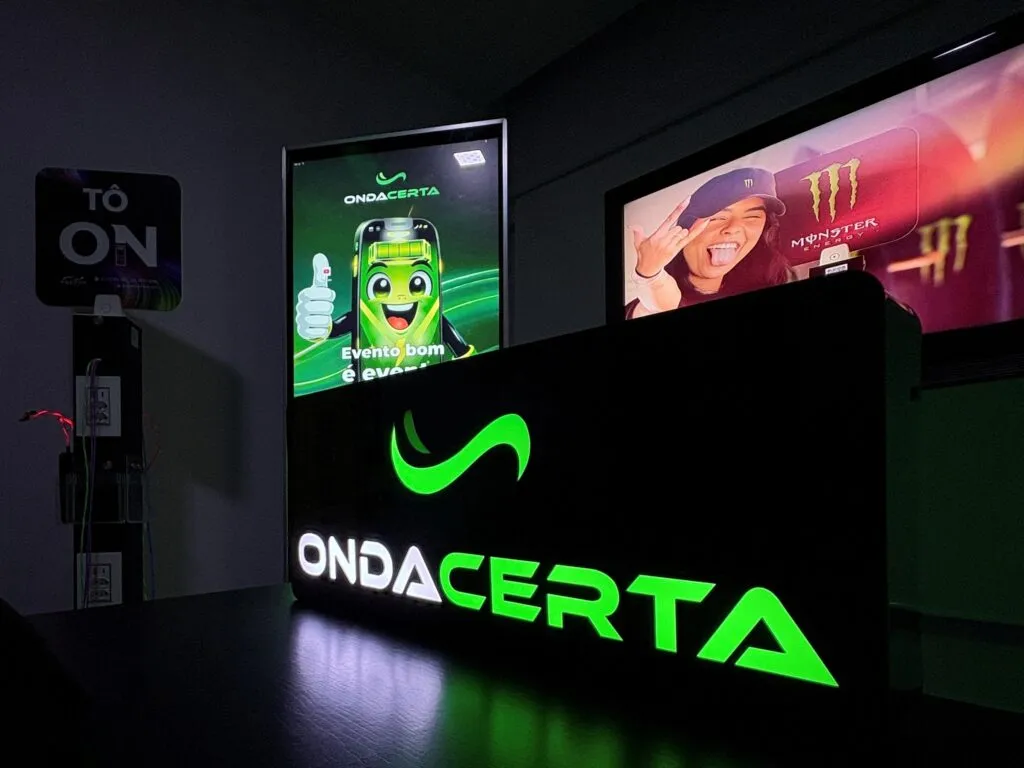 Onda Certa showroom de totens