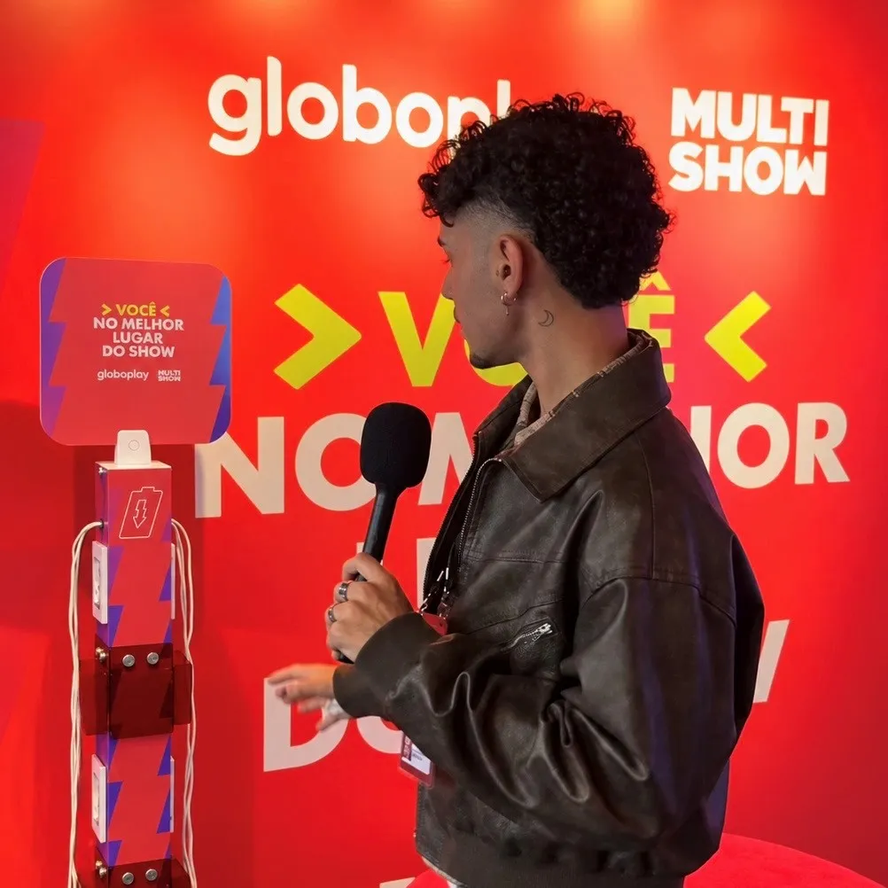 Totem Carregador Torre 22 da Onda Certa no espaço Globoplay e Multishow no Rock in Rio 2026